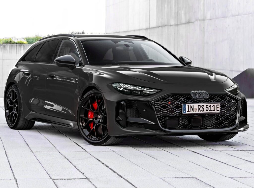 Audi RS5 Revealed: - Feature View