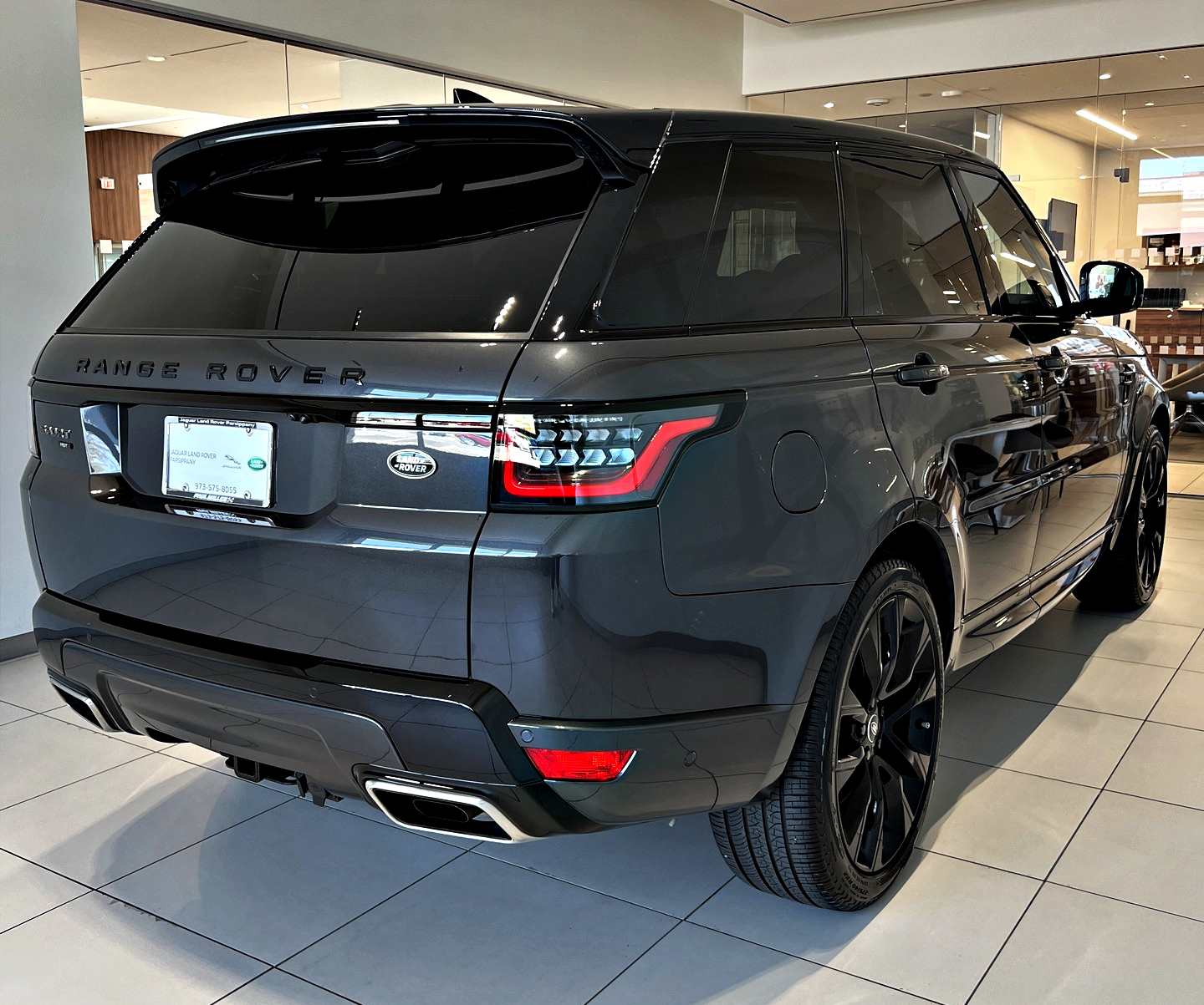landroverparsippany_280756424_1025428571737808_8323896371450872044_n.jpg