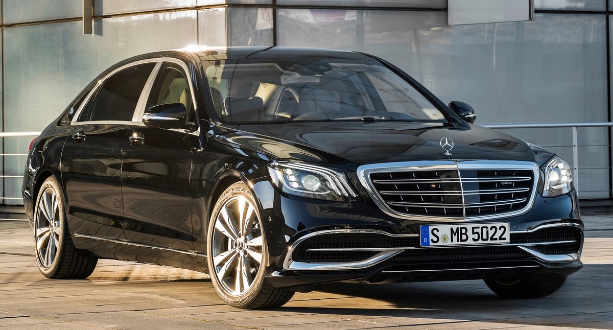 Mercedes-Benz-S-Class_Maybach-2018-1600-01